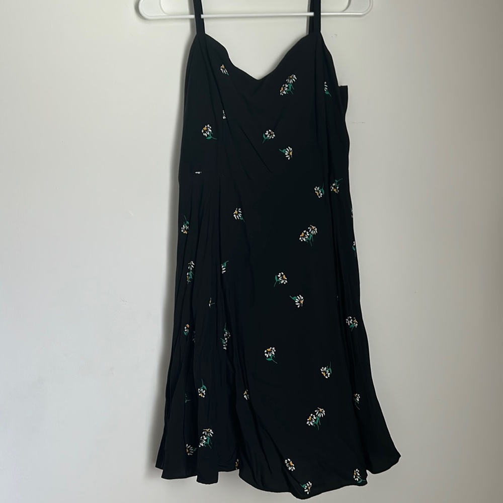 Old Navy Black dress. Size L. Never Worn